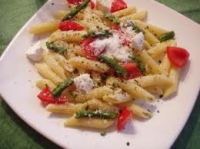 Pennes aux asperges et tomates