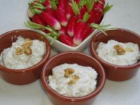 Coupe de radis et mascarpone aux noix